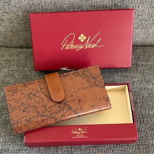 NWT Patricia Nash Nazari Leather Wallet